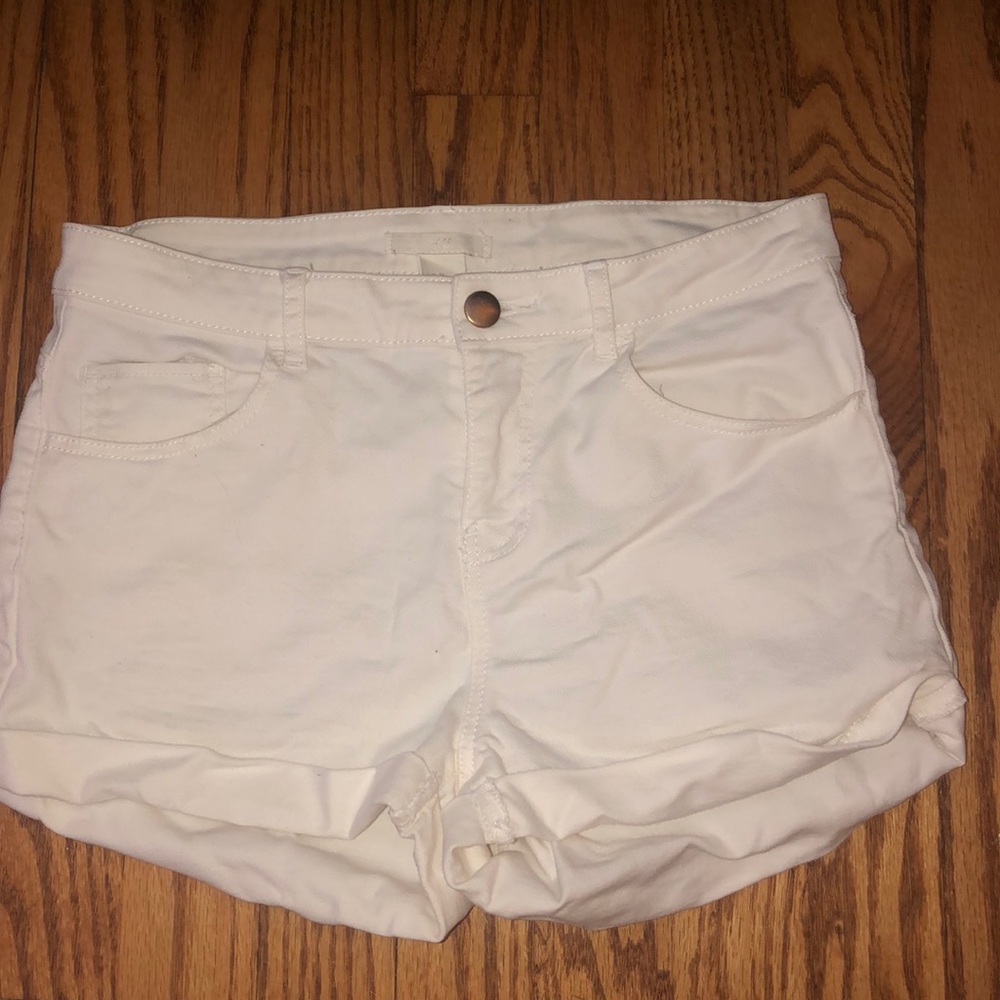 white H&M jean shorts